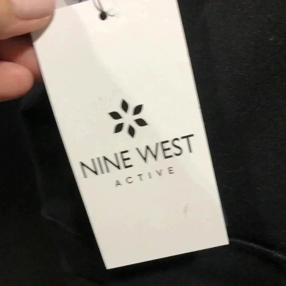 Nine West Racerback athletic bra, removable pads,moisture wicking,4 way stretch - Picture 4 of 7